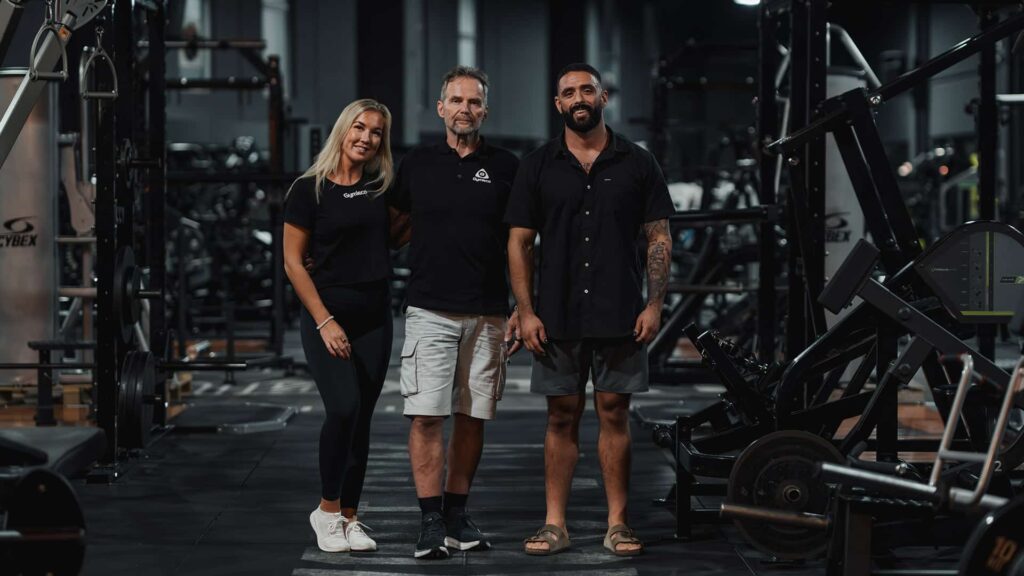 Owner of Blackout gym with Linda and Kari at Gymleco
